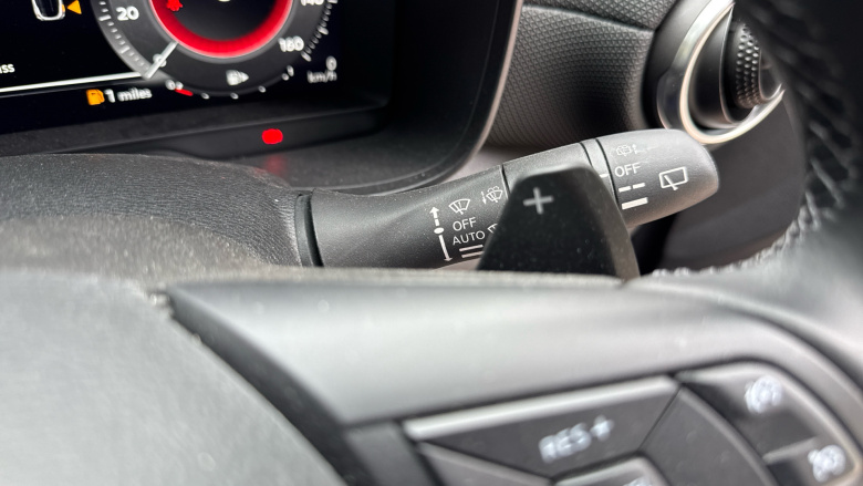 Nissan Juke 1.0 DiG-T N-Connecta 5dr DCT Petrol Hatchback